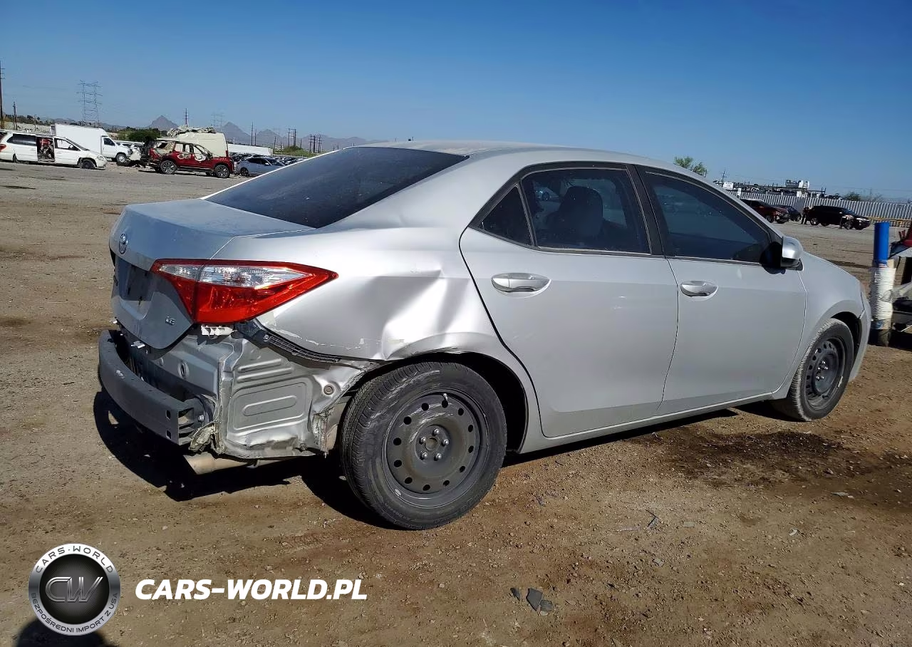 2015 Toyota Corolla Le VIN:5YFBURHE1FP240156 - 3