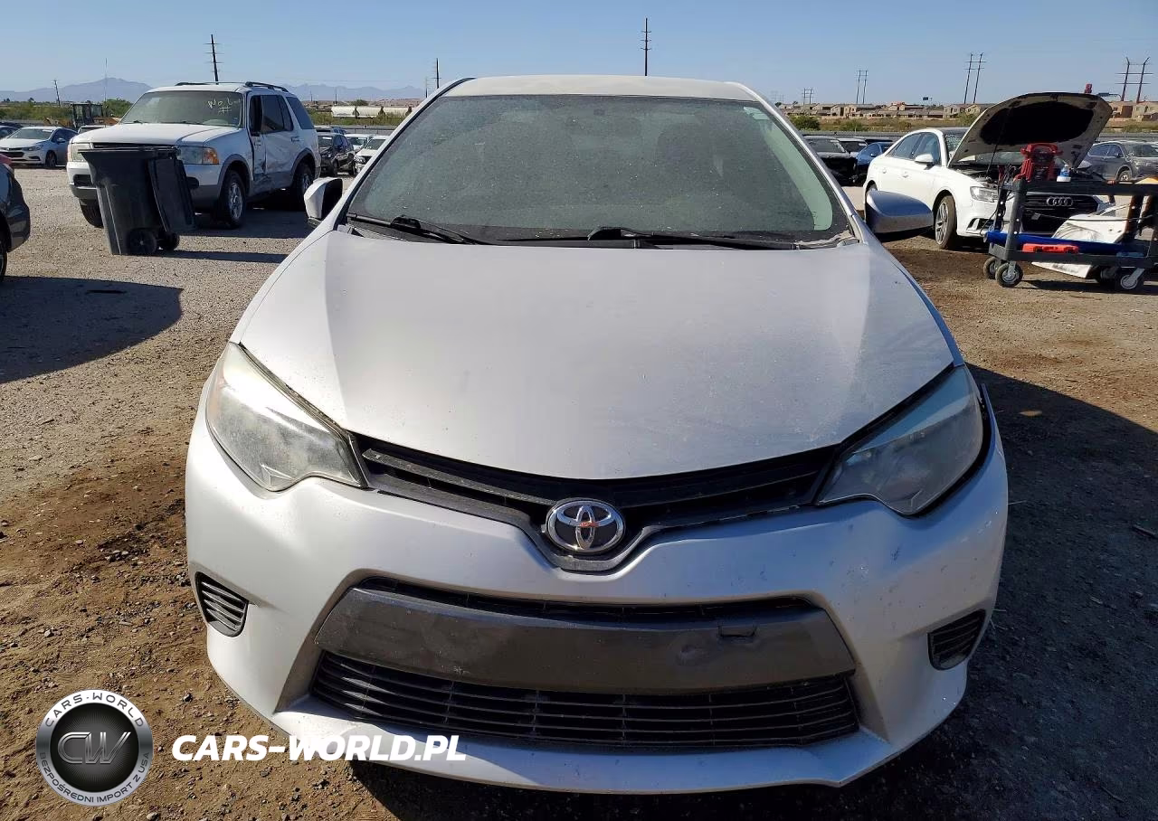 2015 Toyota Corolla Le VIN:5YFBURHE1FP240156 - 5