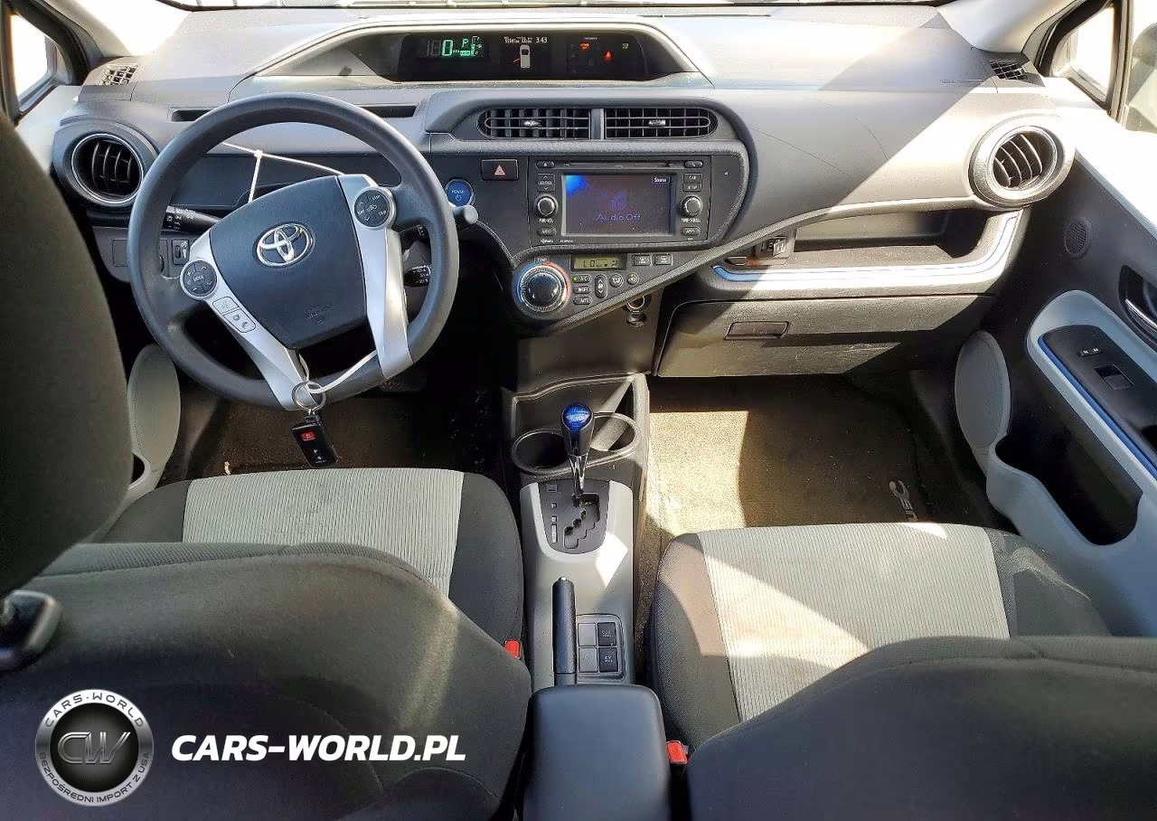 2013 Toyota Prius C Three VIN:JTDKDTB30D1034428 - 8