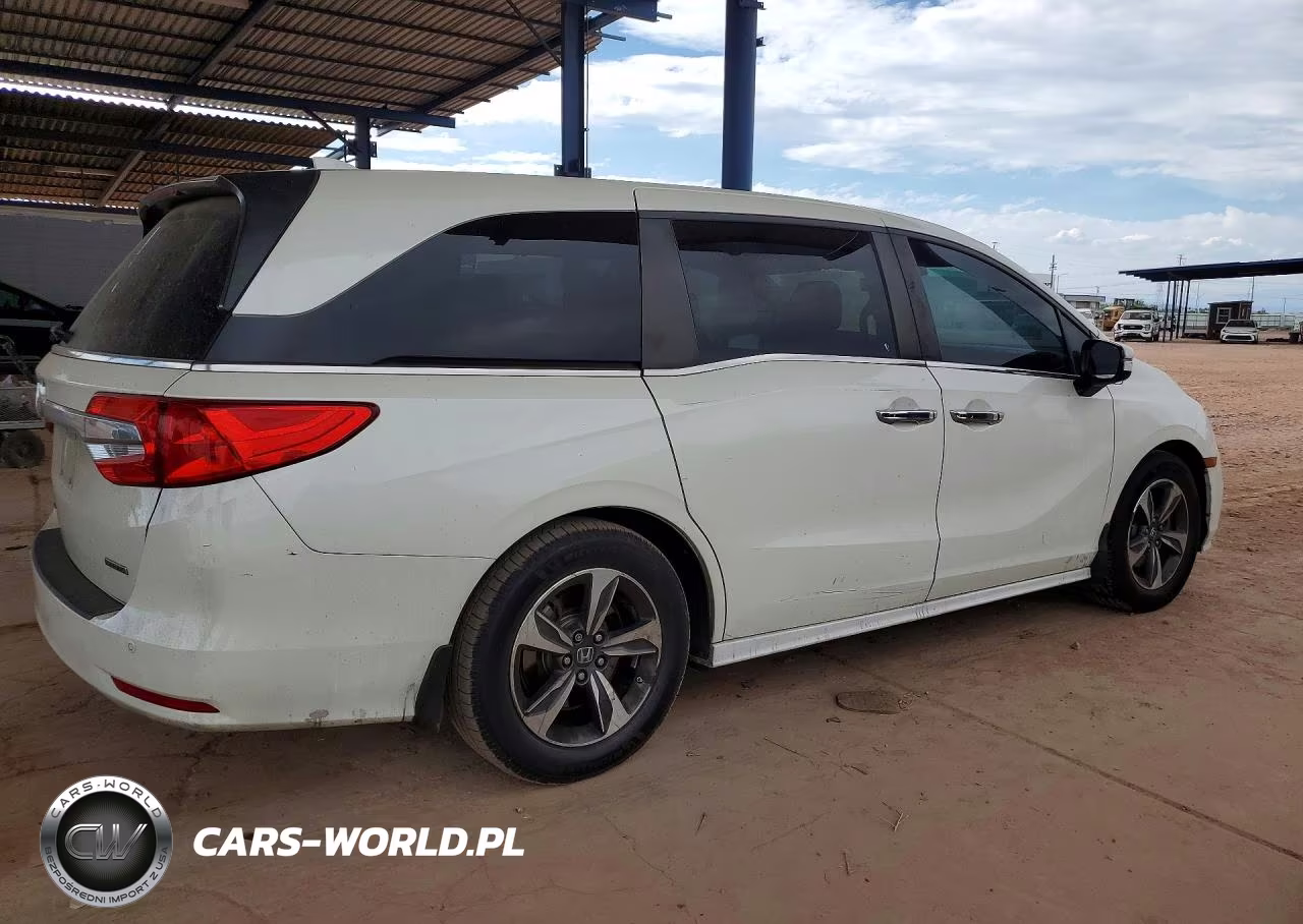 2019 Honda Odyssey Touring VIN:5FNRL6H86KB081862 - 3