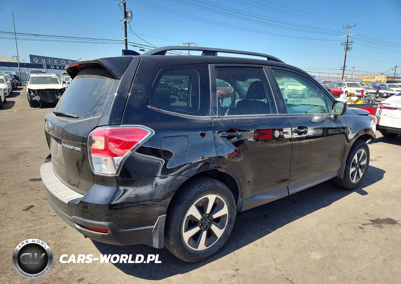 2018 Subaru Forester 2.5I Premium VIN:JF2SJAECXJH471737 - 3