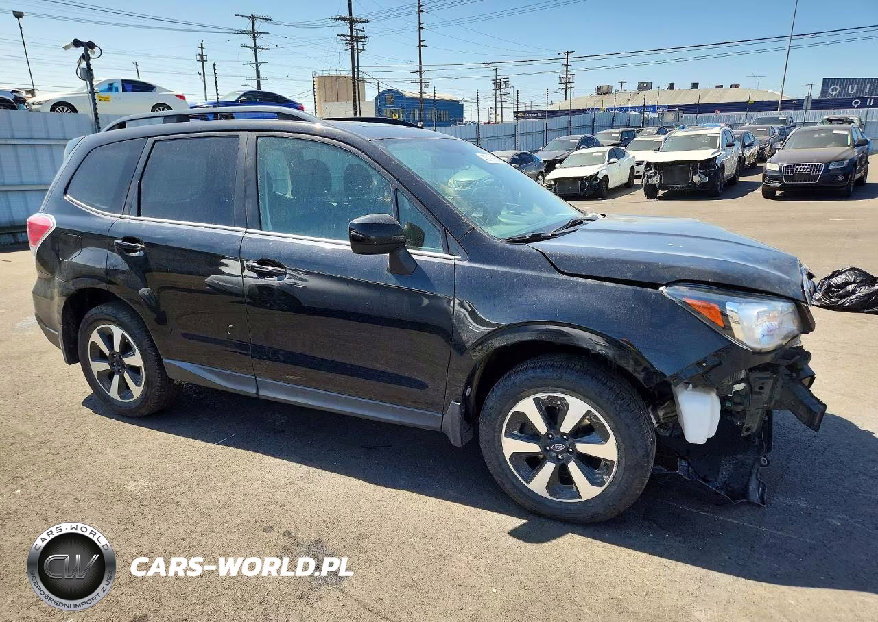 2018 Subaru Forester 2.5I Premium VIN:JF2SJAECXJH471737 - 4