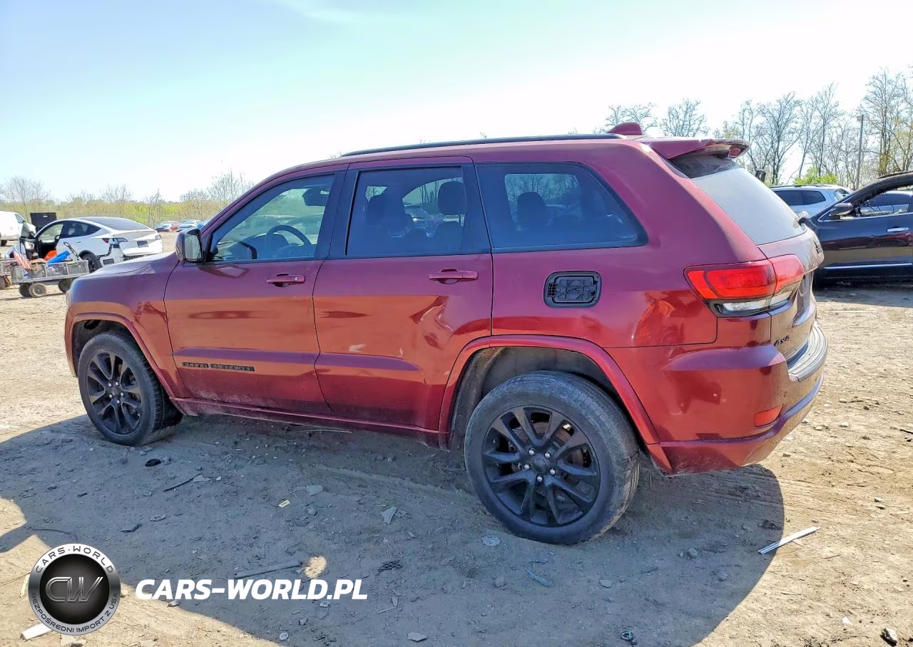 2018 Jeep Grand Cherokee Laredo VIN:1C4RJFAGXJC468305 - 2