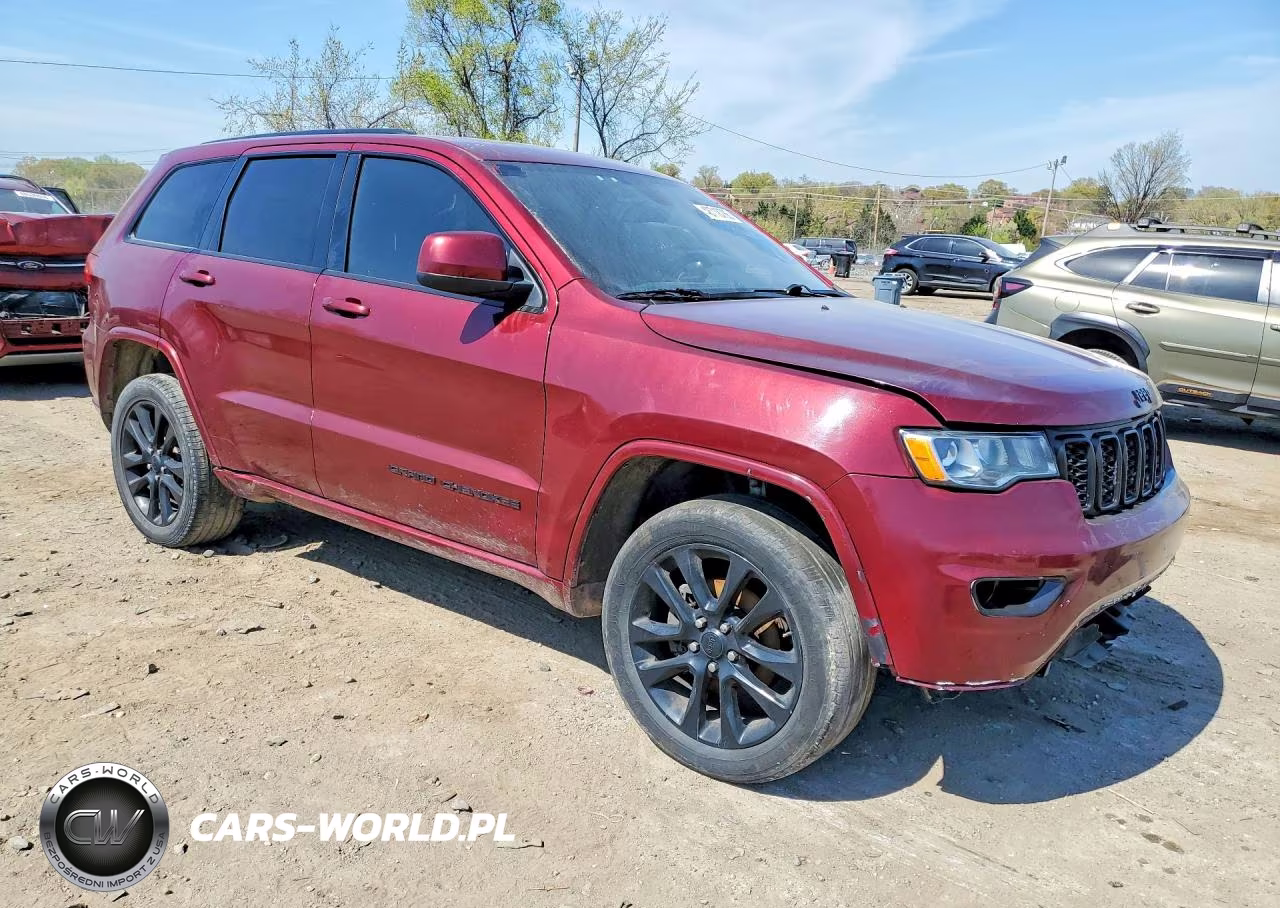 2018 Jeep Grand Cherokee Laredo VIN:1C4RJFAGXJC468305 - 4