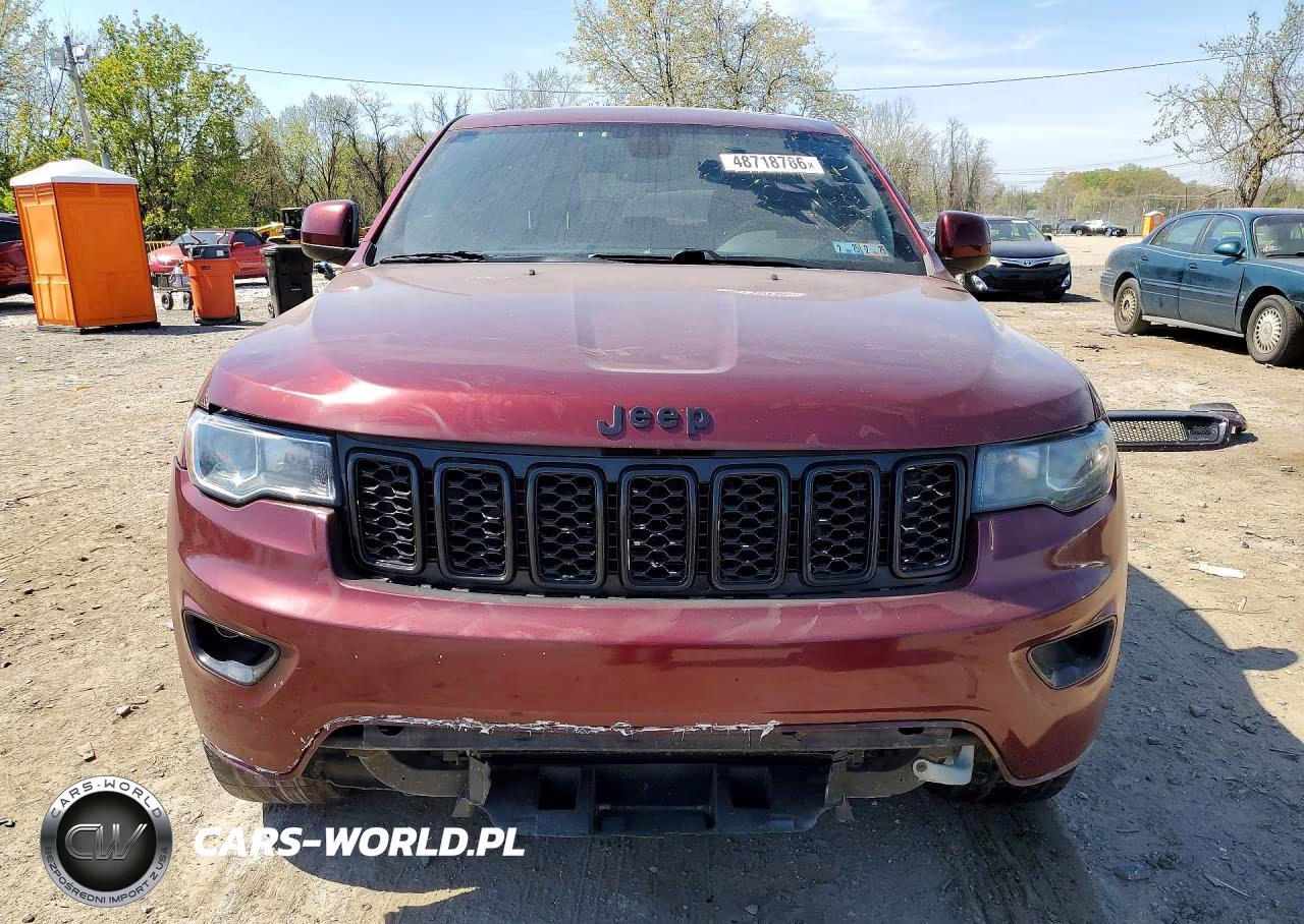 2018 Jeep Grand Cherokee Laredo VIN:1C4RJFAGXJC468305 - 5