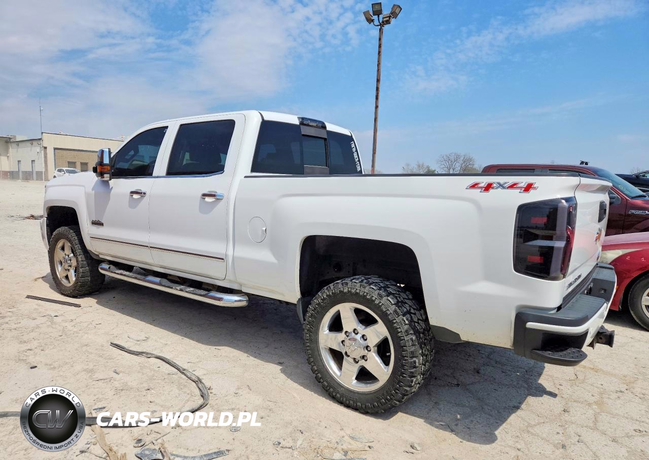 2015 Chevrolet Silverado K2500 High Country VIN:1GC1KXE81FF558600 - 2