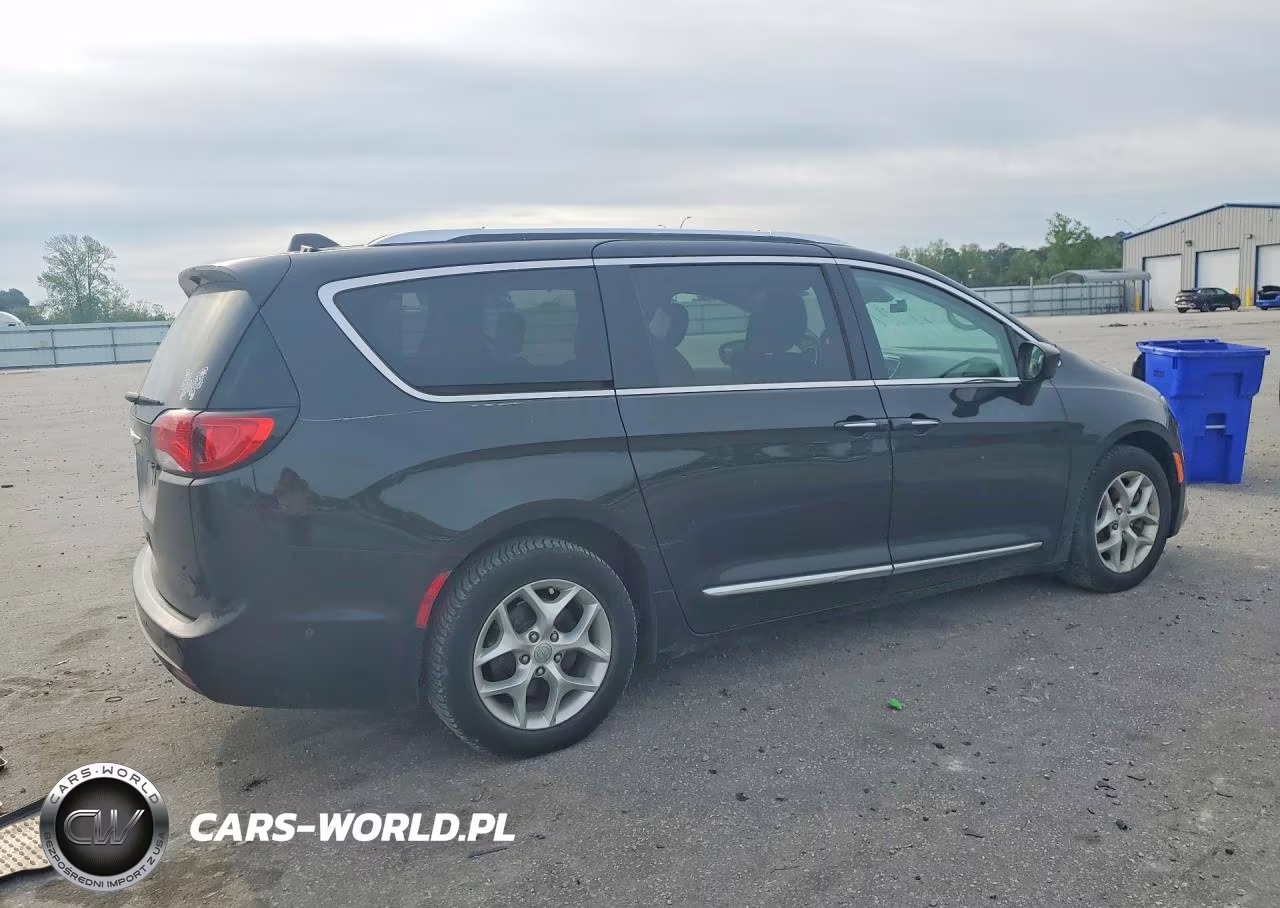 2017 Chrysler Pacifica Touring L Plus VIN:2C4RC1EG5HR507701 - 3