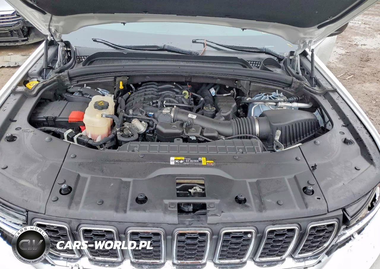 2025 Jeep Grand Cherokee Laredo VIN:1C4RJHAG2SC312045 - 12