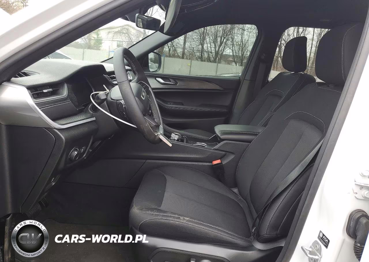 2025 Jeep Grand Cherokee Laredo VIN:1C4RJHAG2SC312045 - 7