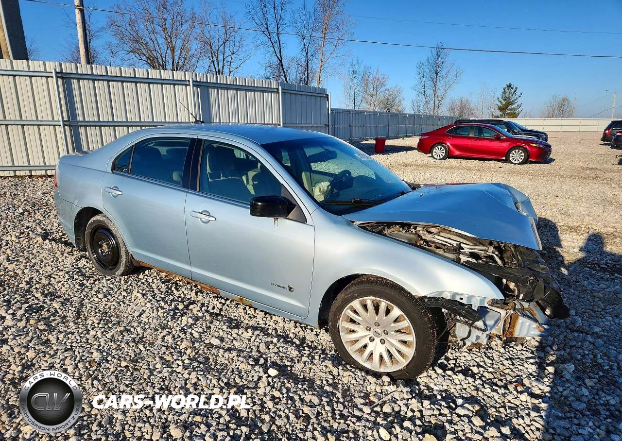2010 Ford Fusion Hybrid VIN:3FADP0L32AR268820 - 4