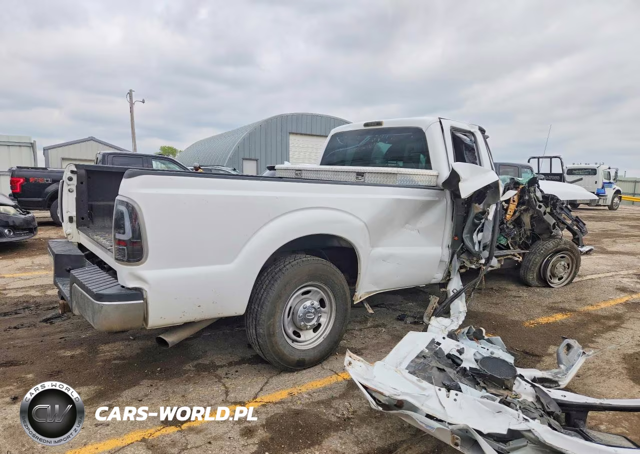 2014 Ford F250 Super Duty VIN:1FT7X2A62EEB11572 - 3