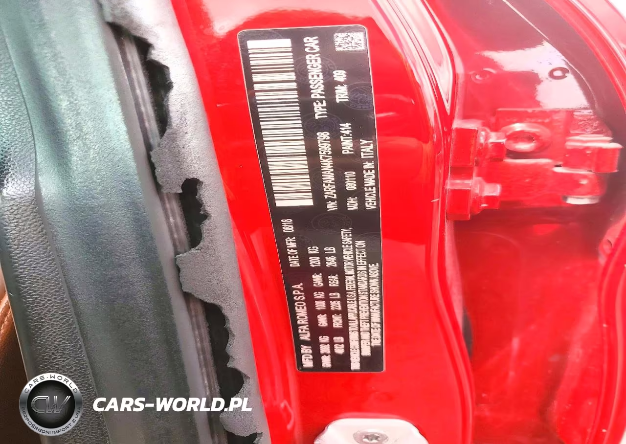 2019 Alfa Romeo Giulia VIN:ZARFAMAN4K7599798 - 12