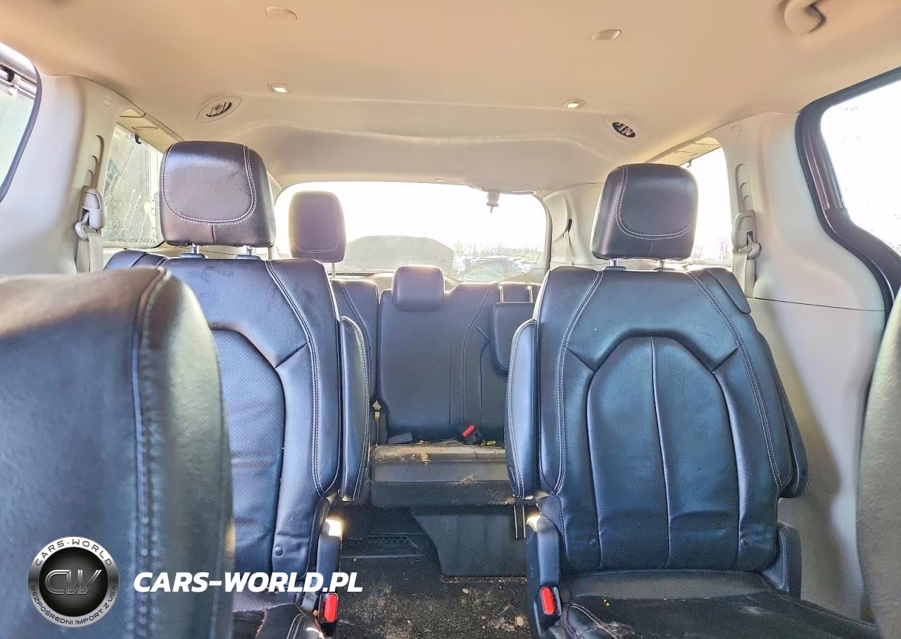 2022 Chrysler Pacifica Touring L VIN:2C4RC1BG3NR148946 - 10
