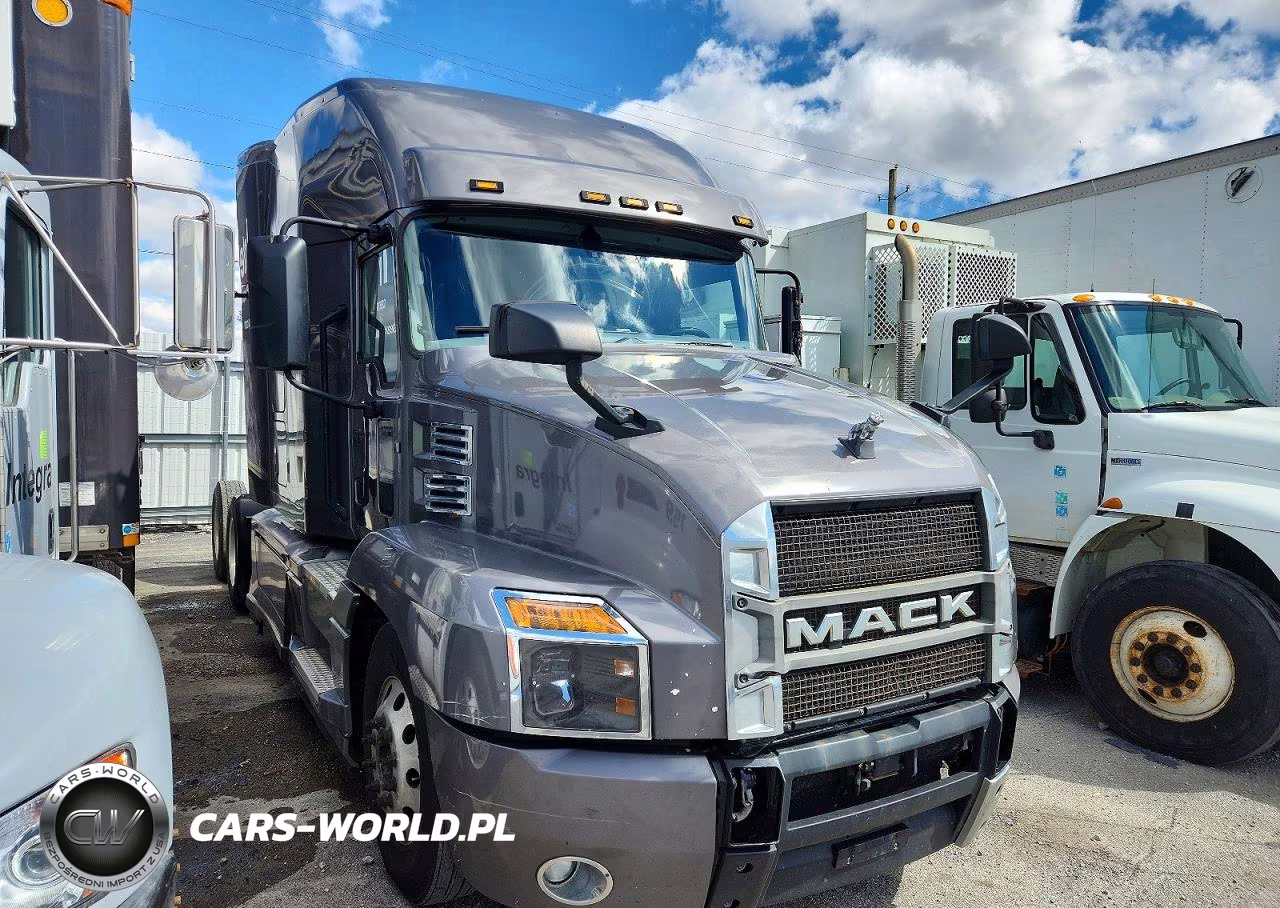 2018 Mack Anthem Semi Truck