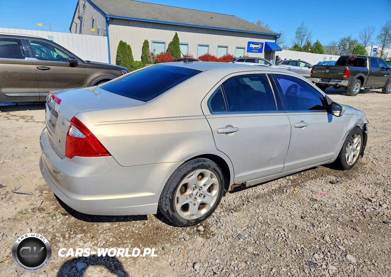 2010 Ford Fusion Se VIN:3FAHP0HA0AR324083 - 3