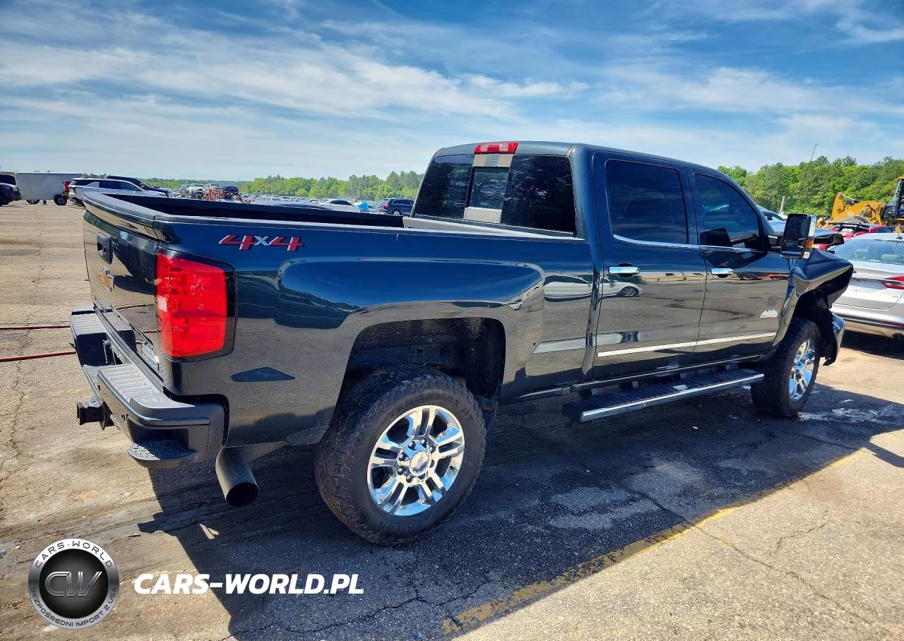 2018 Chevrolet Silverado K2500 High Country VIN:1GC1KXEY2JF225444 - 3