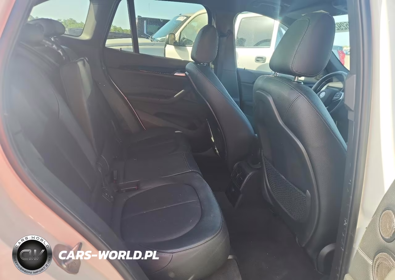 2016 BMW X1 xDrive28I VIN:WBXHT3C36GP882815 - 10