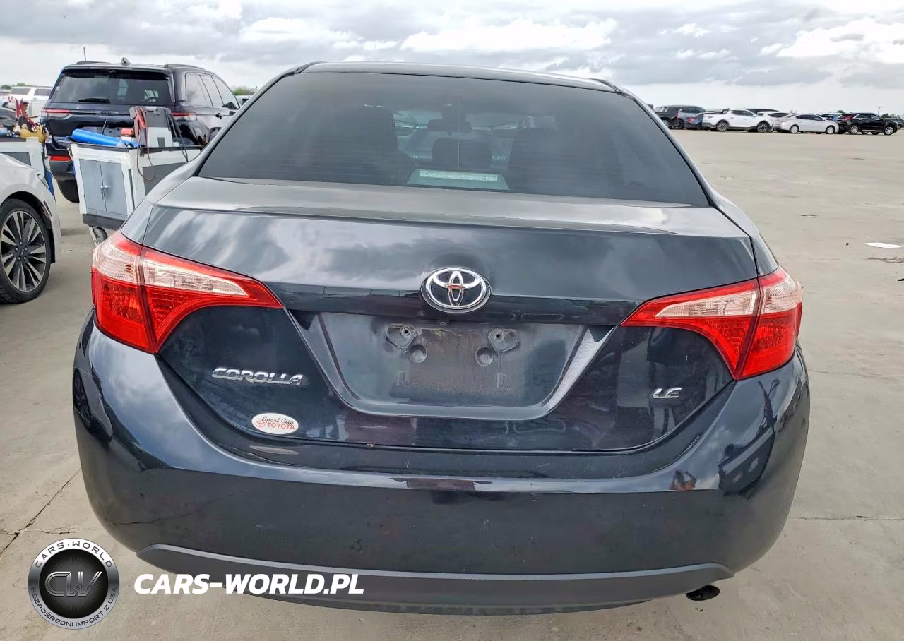 2018 Toyota Corolla Le VIN:5YFBURHE0JP836285 - 6