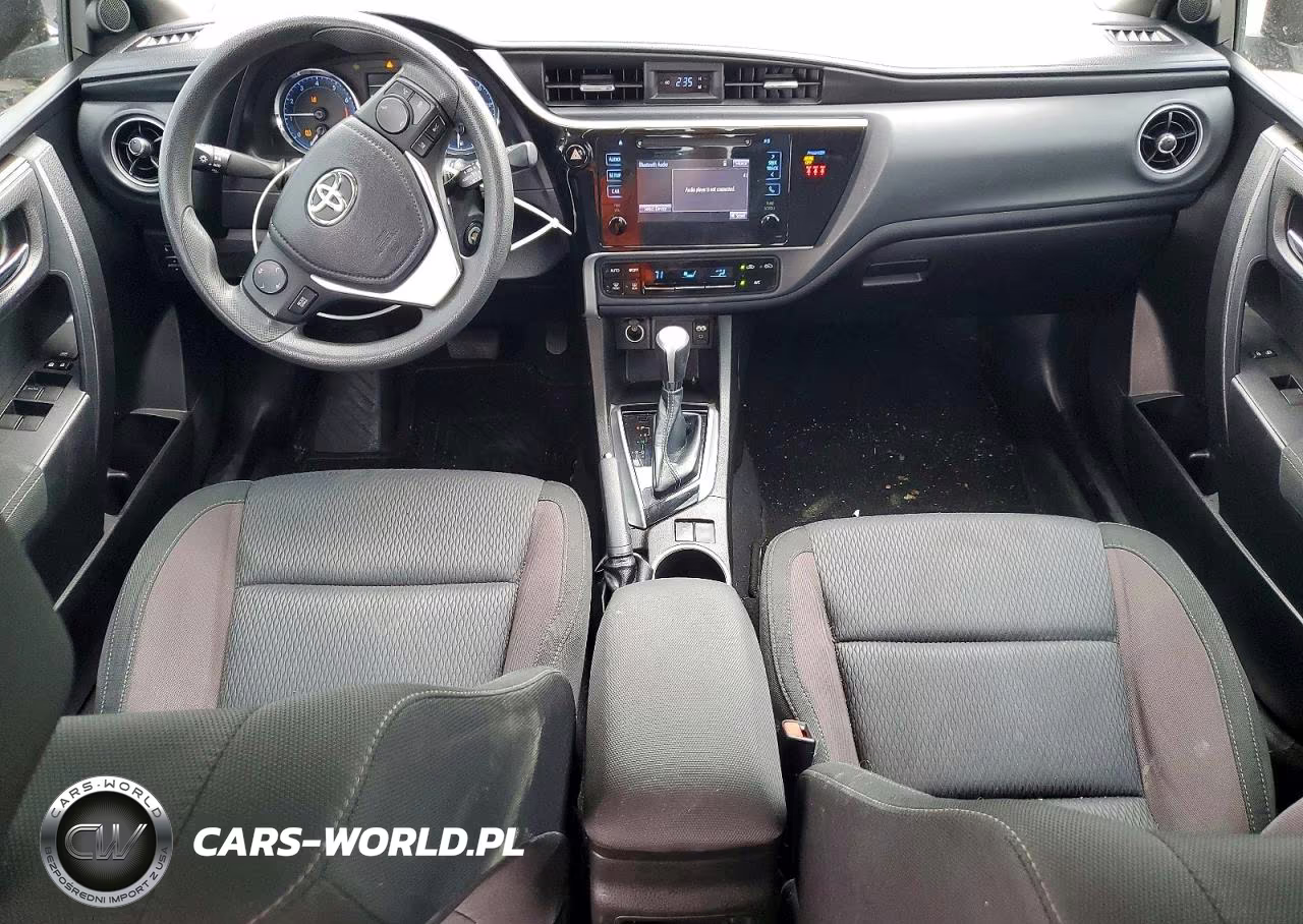 2018 Toyota Corolla Le VIN:5YFBURHE0JP836285 - 8