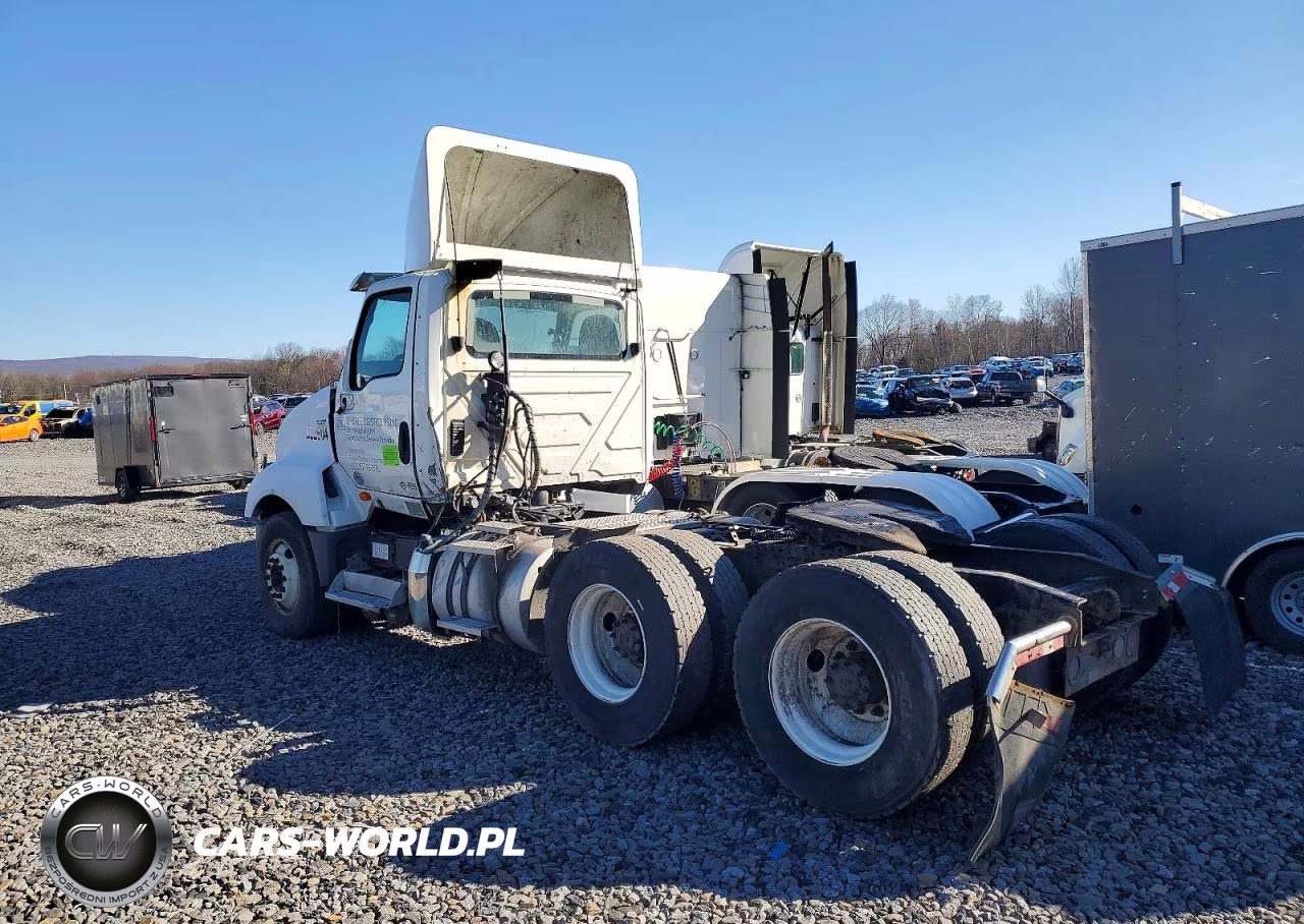 2018 International Lt625 Semi Truck VIN:3HSDZTZR0JN213640 - 3