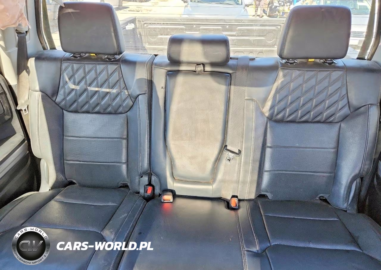 2019 Toyota Tundra Platinum VIN:5TFAY5F17KX811797 - 10