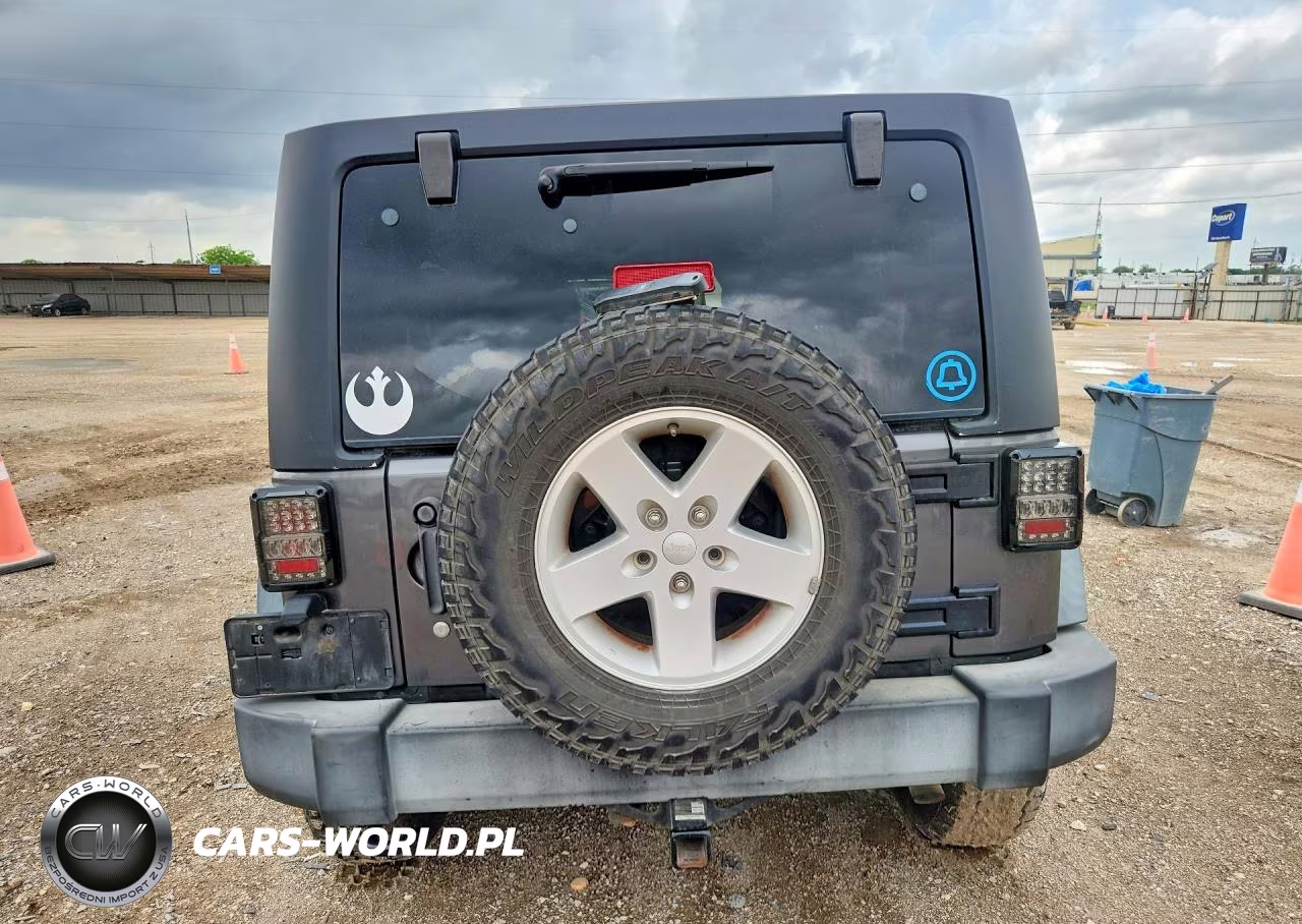 2017 Jeep Wrangler Unlimited Sport VIN:1C4BJWDG2HL517360 - 6