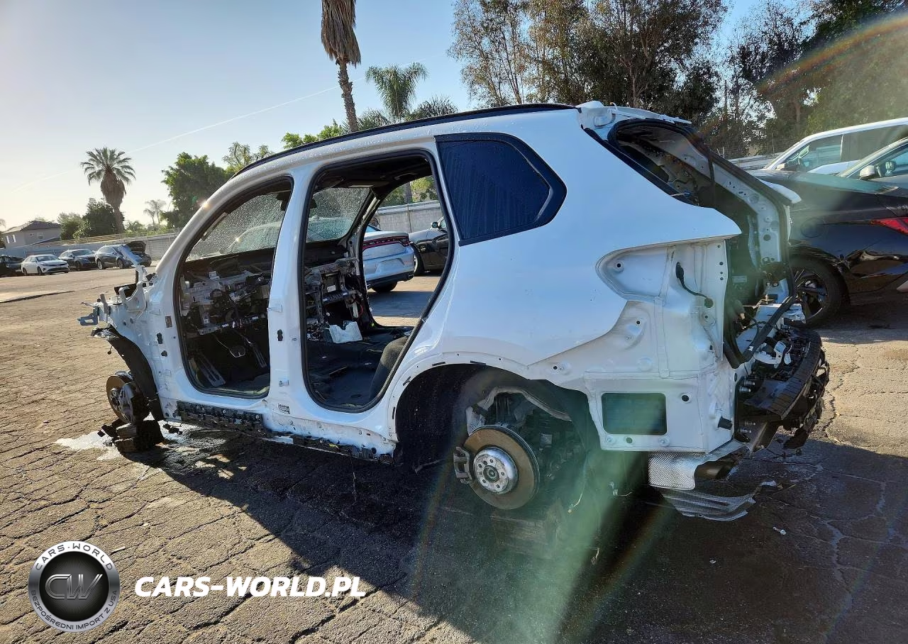 2024 BMW X5 xDrive40I VIN:5UX23EU07R9T10337 - 2