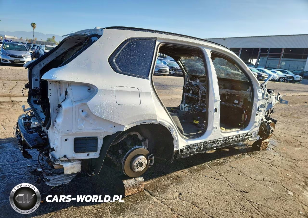 2024 BMW X5 xDrive40I VIN:5UX23EU07R9T10337 - 3