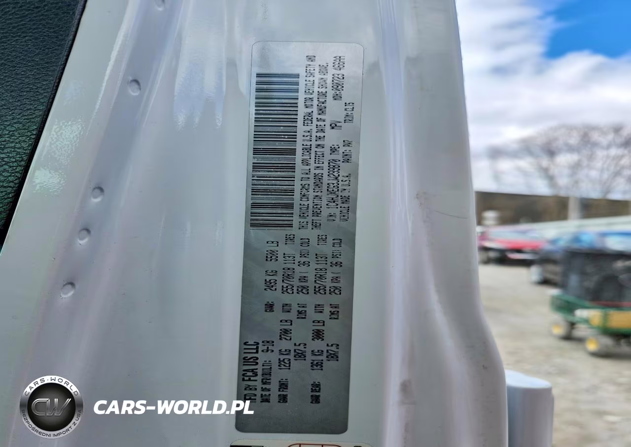 2018 Jeep Wrangler Unlimited Sahara VIN:1C4HJXEG3JW299870 - 13