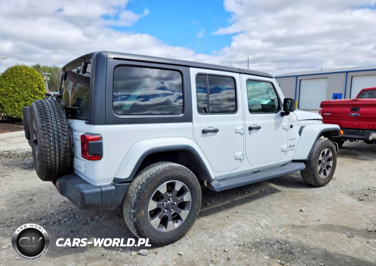 2018 Jeep Wrangler Unlimited Sahara VIN:1C4HJXEG3JW299870 - 3