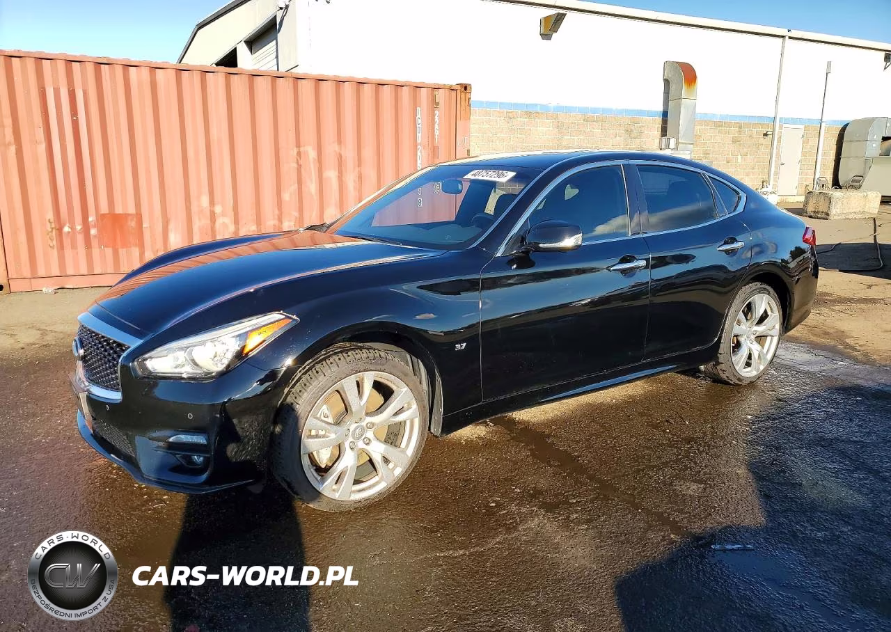 2016 Infiniti Q70 3.7
