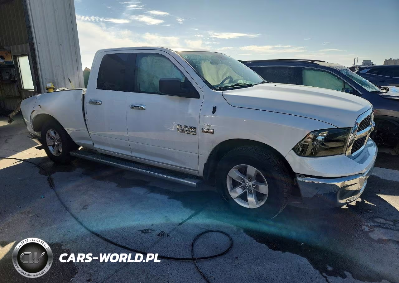 2018 Ram 1500 Slt VIN:1C6RR6GT5JS173588 - 4