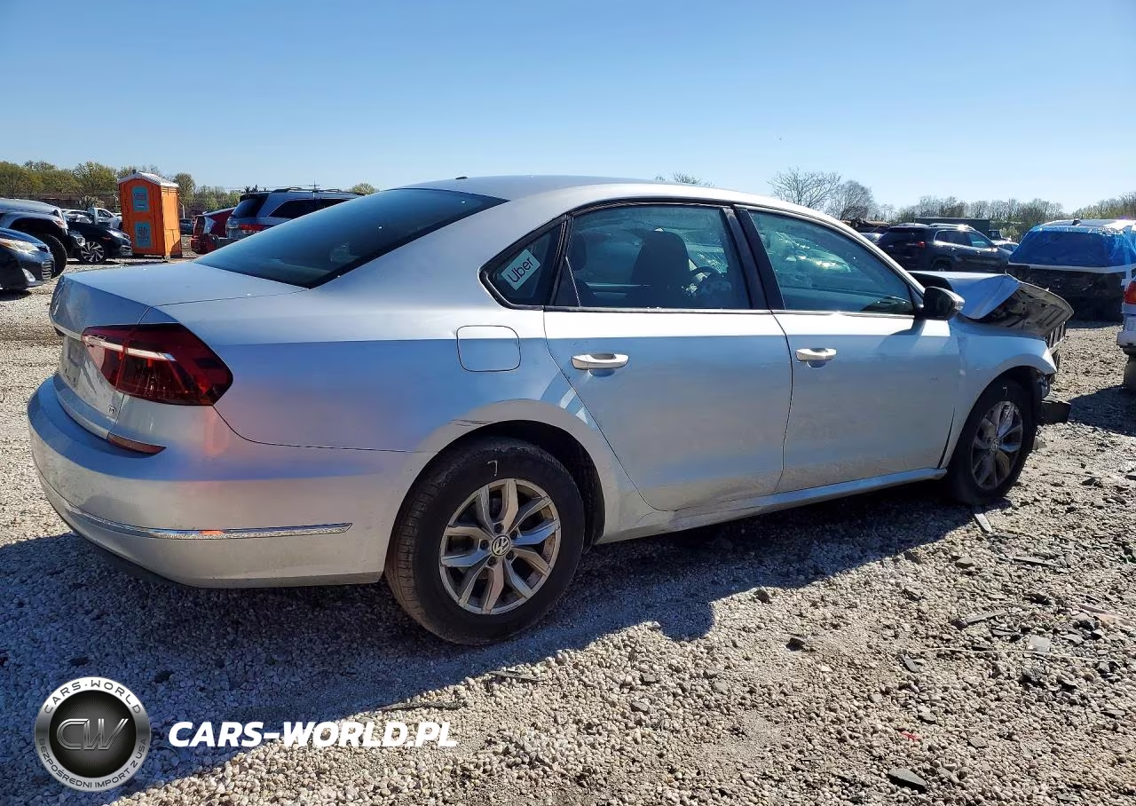 2018 Volkswagen Pasaat VIN:1VWAA7A39JC016083 - 3