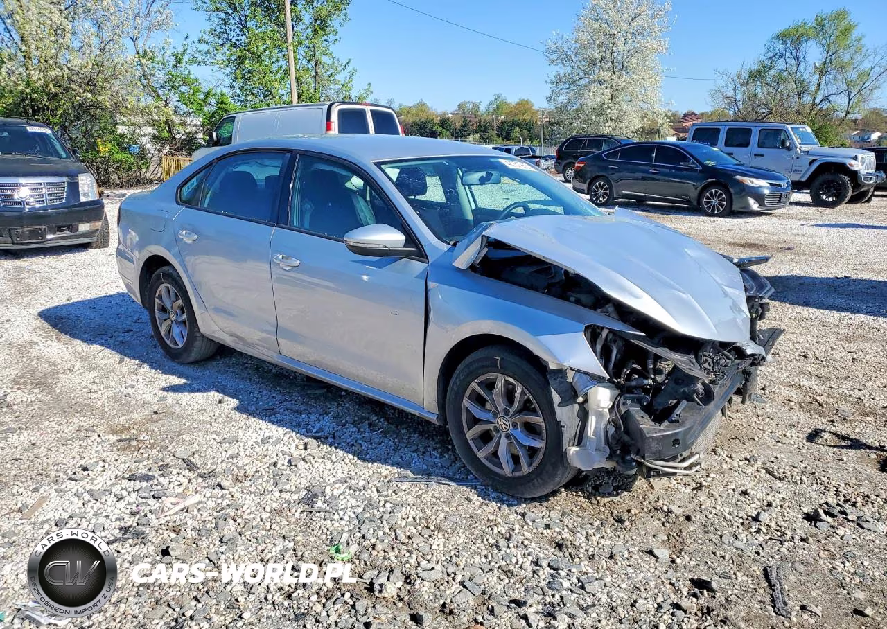 2018 Volkswagen Pasaat VIN:1VWAA7A39JC016083 - 4