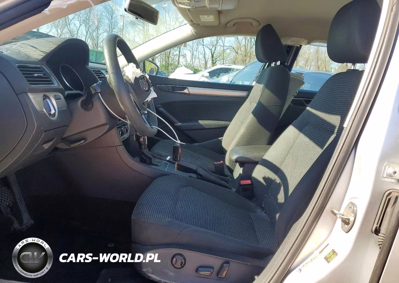 2018 Volkswagen Pasaat VIN:1VWAA7A39JC016083 - 7