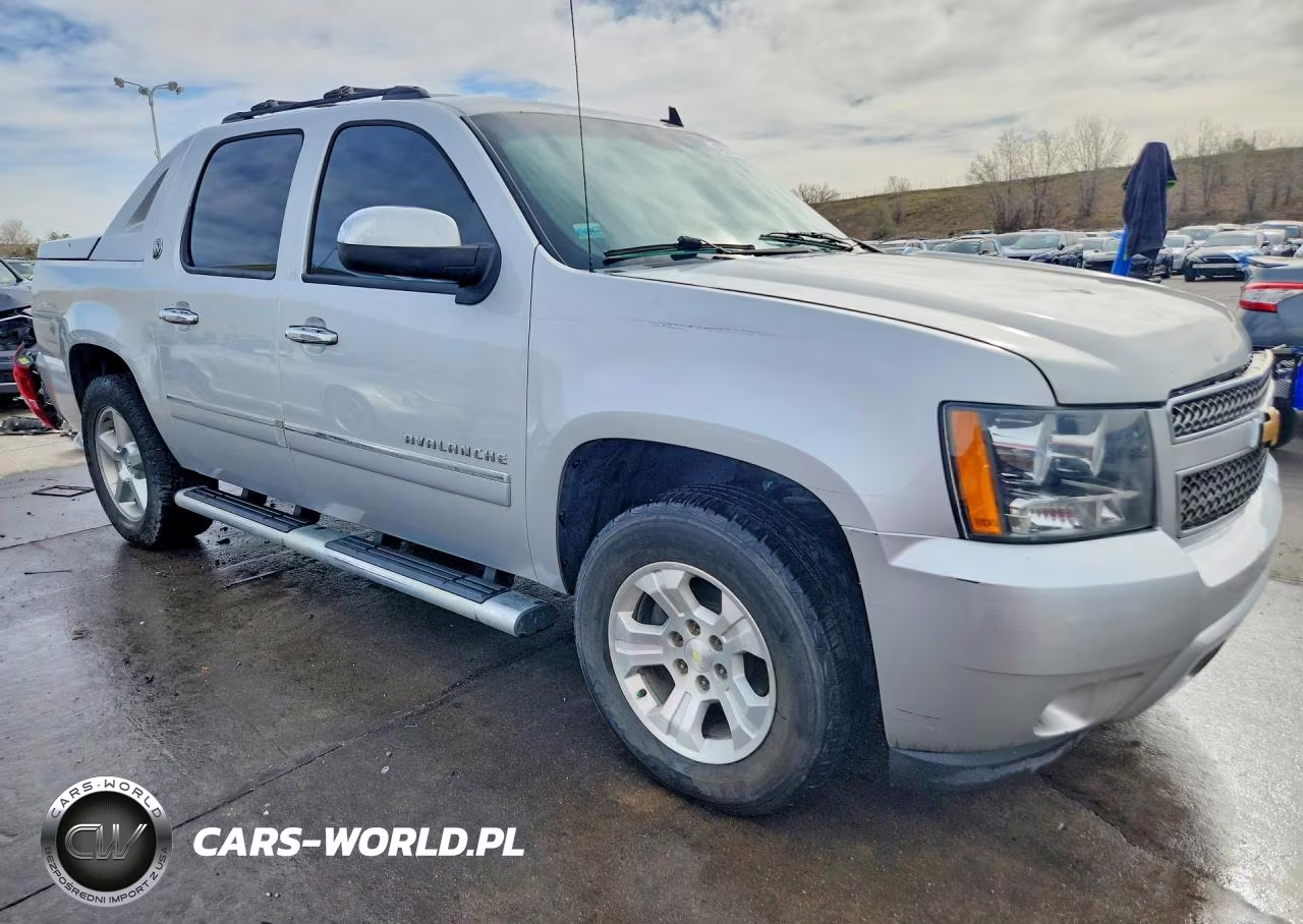 2013 Chevrolet Avalanche Ltz VIN:3GNMCGE08DG236835 - 4
