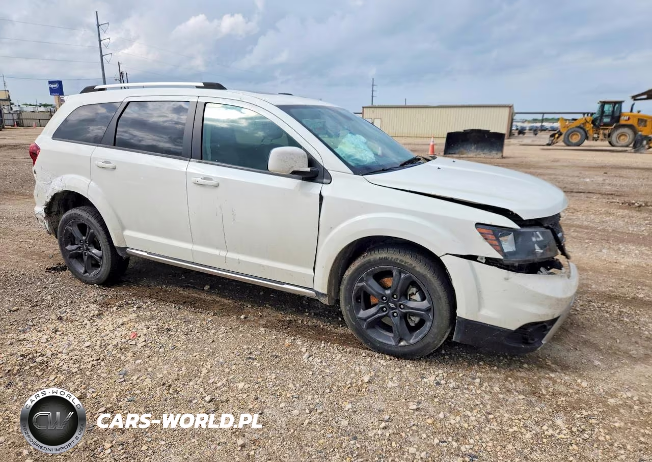 2020 Dodge Journey Crossroad VIN:3C4PDCGB9LT266992 - 4