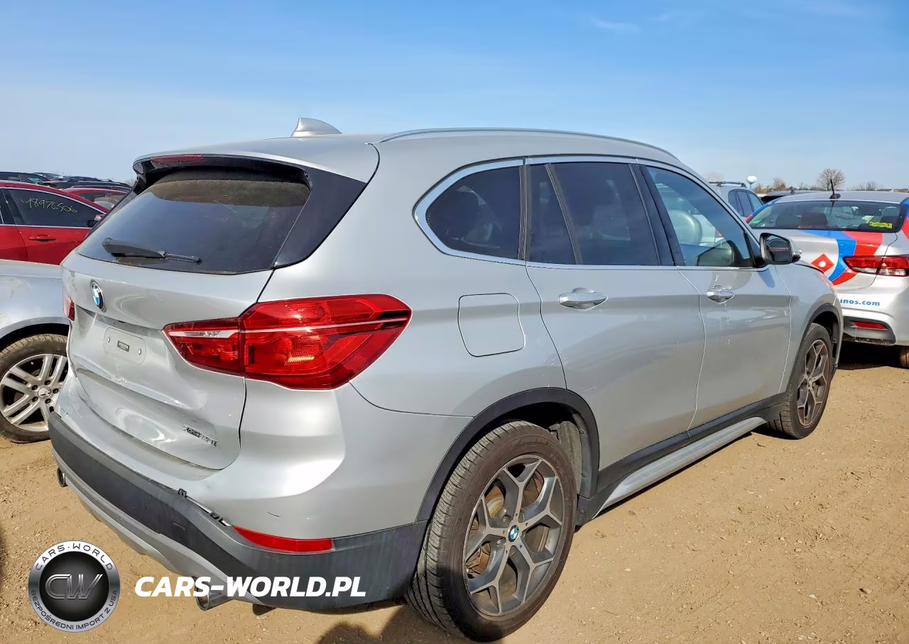 2018 BMW X1 xDrive28I VIN:WBXHT3C32J5L32188 - 3