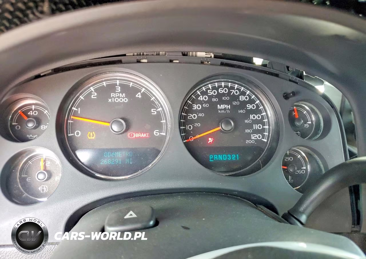 2008 Chevrolet Suburban C1500 Ls VIN:1GNFC16098R246087 - 9