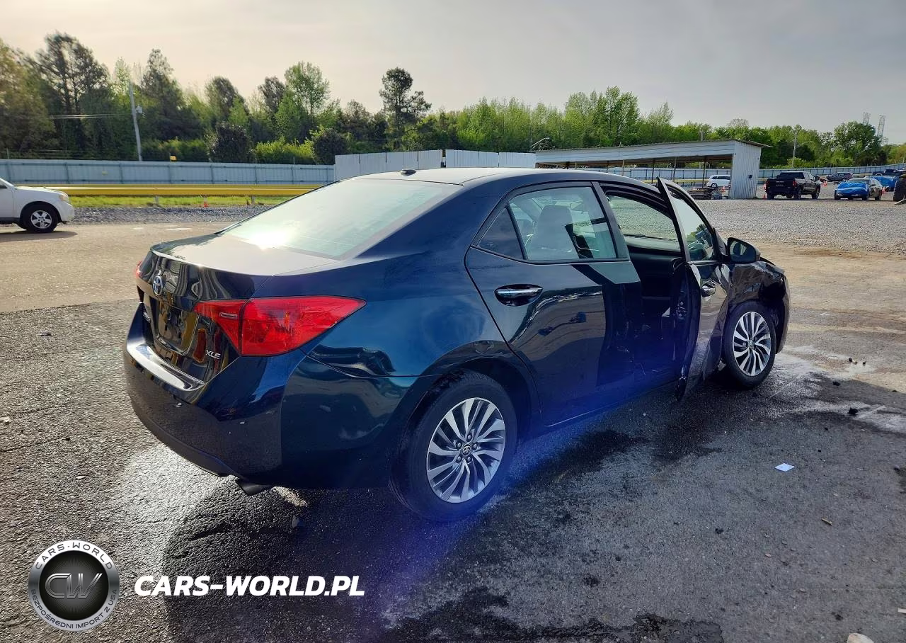 2017 Toyota Corolla Xle VIN:2T1BURHE0HC784103 - 3