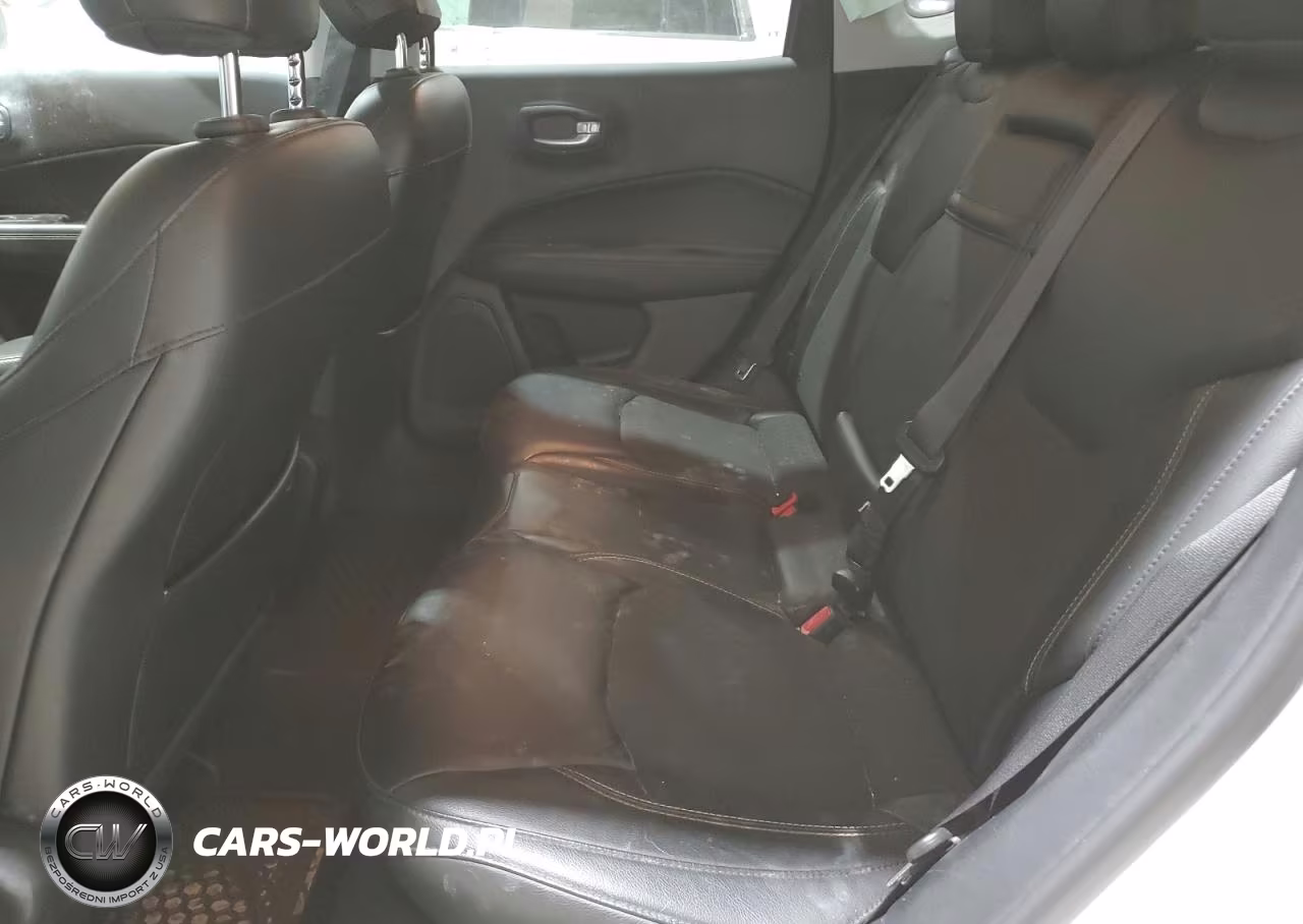 2018 Jeep Compass Latitude VIN:3C4NJDBB2JT284115 - 11