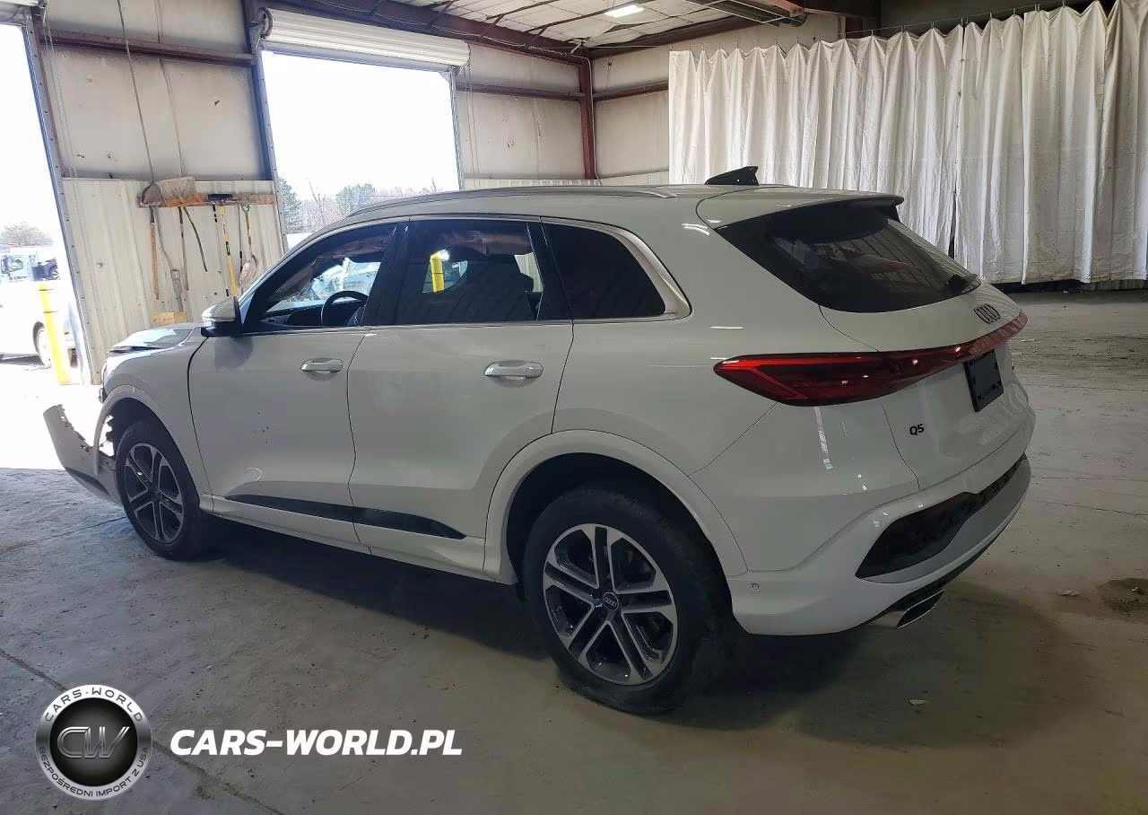 2025 Audi Q5 Premium VIN:WA11AAGU4S2097429 - 2