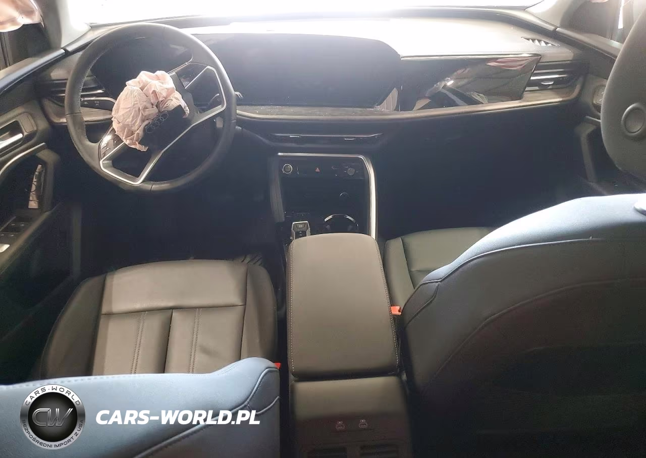 2025 Audi Q5 Premium VIN:WA11AAGU4S2097429 - 8