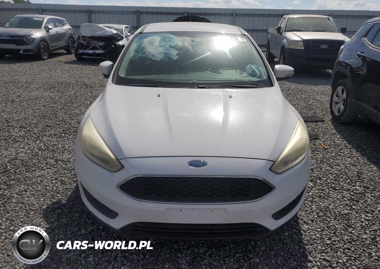 2017 Ford Focus Se VIN:1FADP3F20HL315694 - 5
