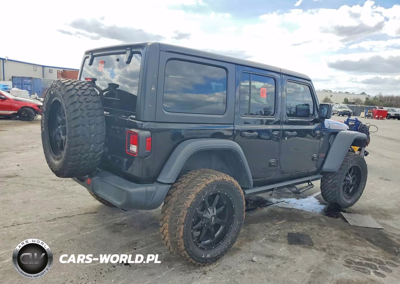 2018 Jeep Wrangler Unlimited Rubicon VIN:1C4HJXFN4JW204245 - 3