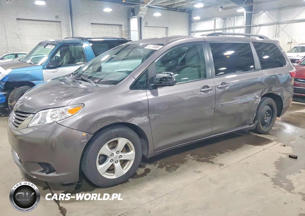 2017 Toyota Sienna Le 8-Passenger