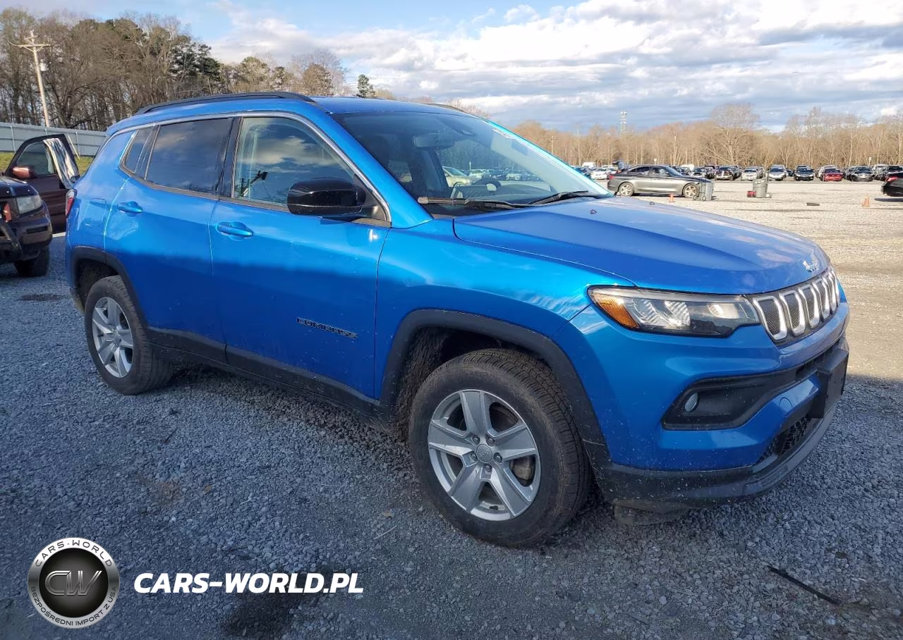 2022 Jeep Compass Latitude VIN:3C4NJDBB4NT152110 - 4