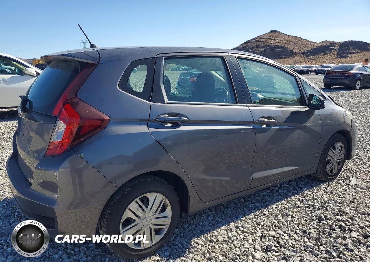 2019 Honda Fit Lx VIN:3HGGK5H41KM736847 - 3