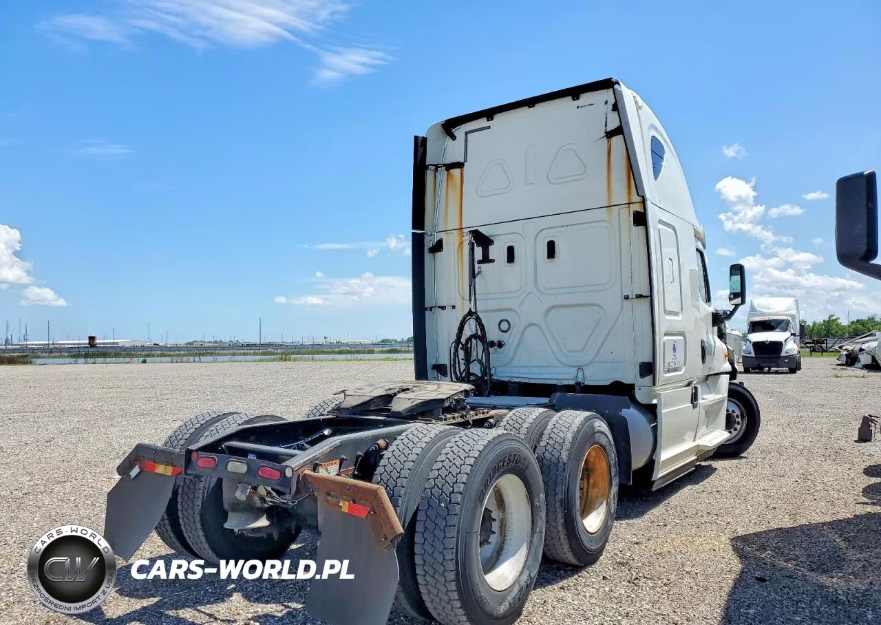 2019 Freightliner Cascadia 125 Semi Truck VIN:3AKJGLDR0KSKU3137 - 4