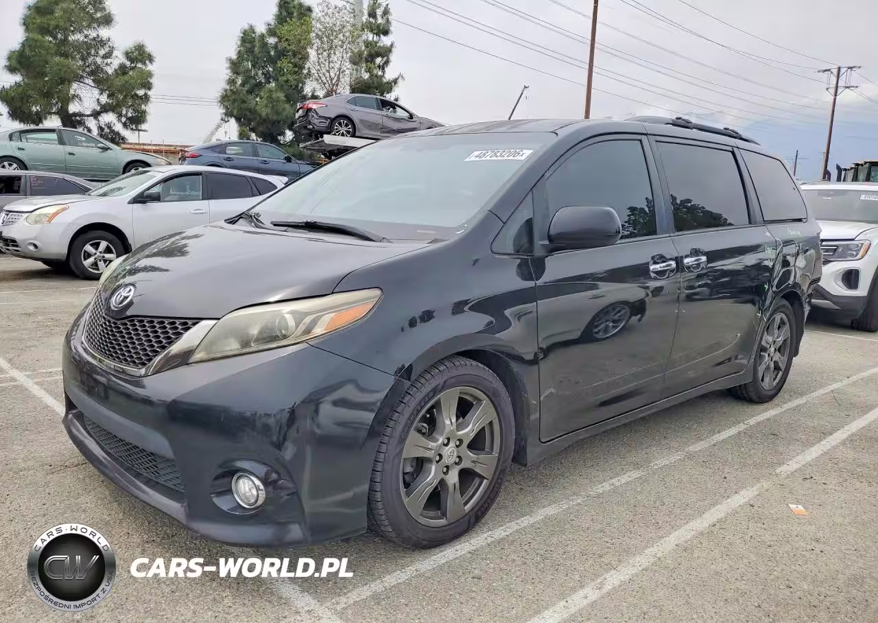 2017 Toyota Sienna Se 8-Passenger